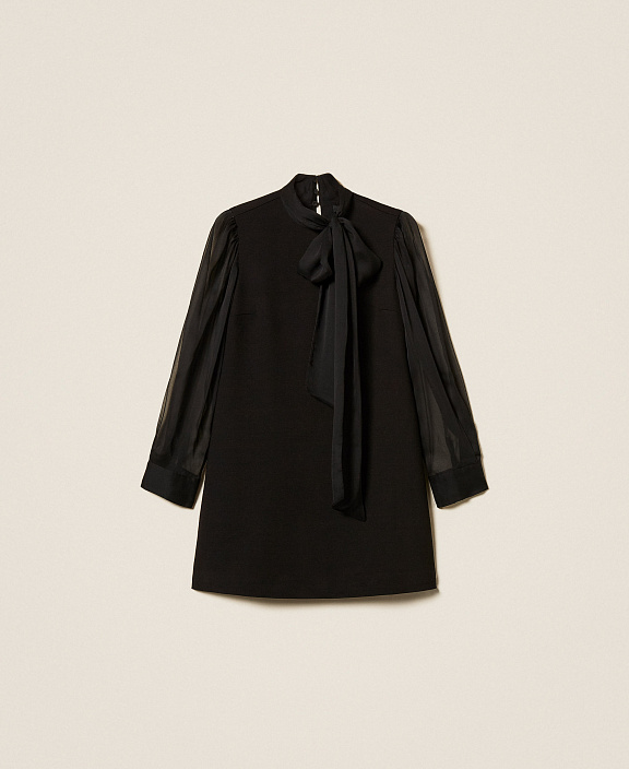 Короткое платье с воротником-аскот