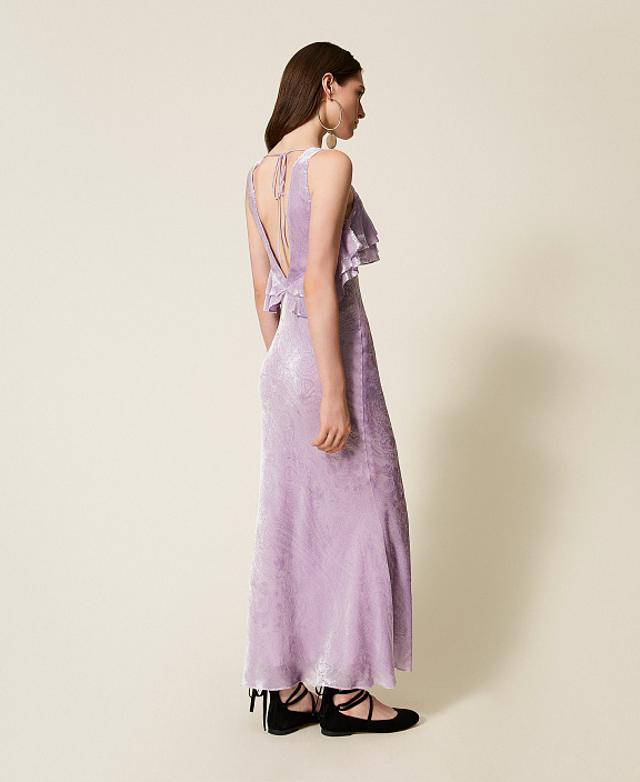 Длинное платье из полушелкового бархата