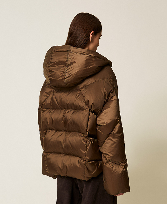 Укороченный пуховик