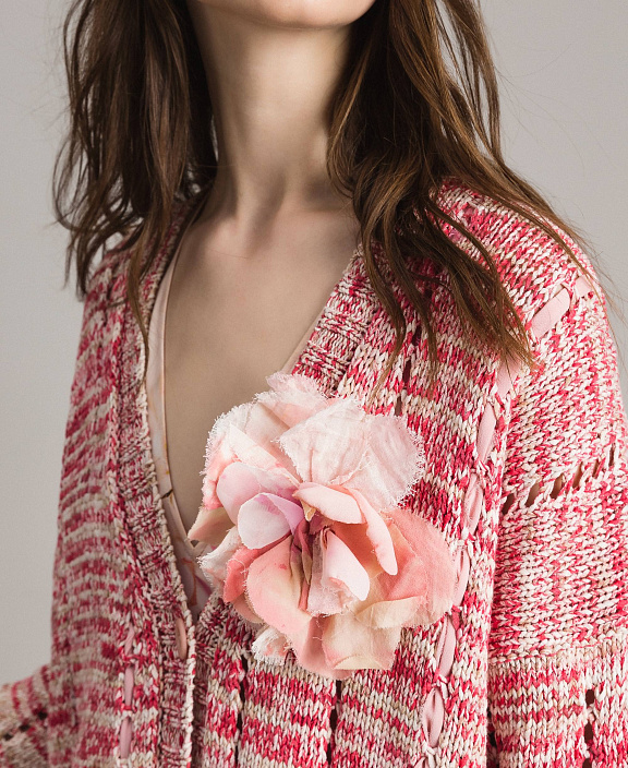 Брошь в виде цветка