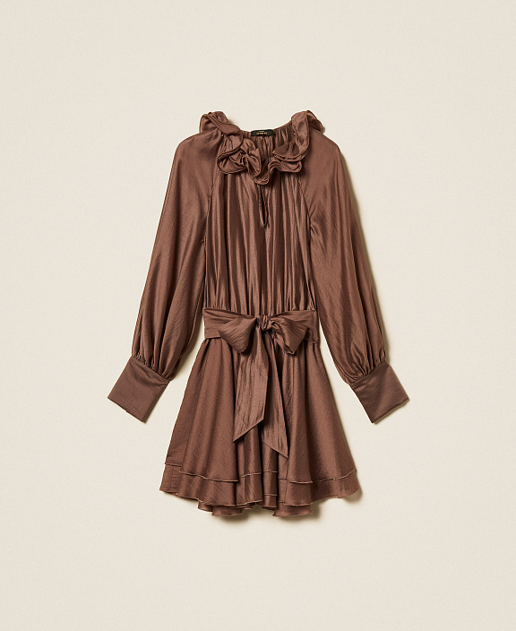 Короткое платье из вуали с воланом