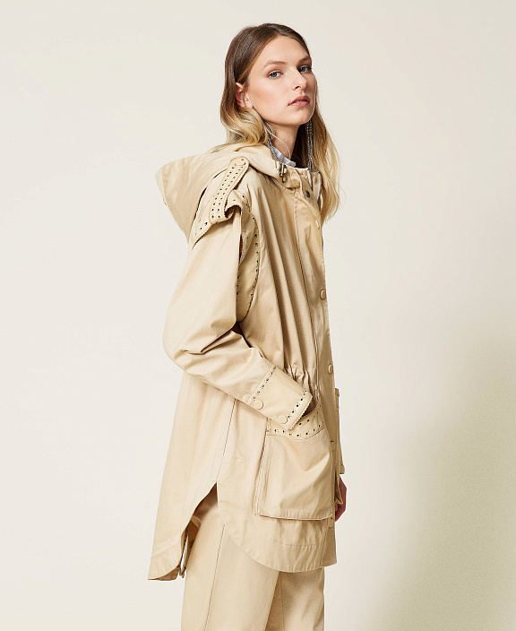 Парка с ажурной вышивкой