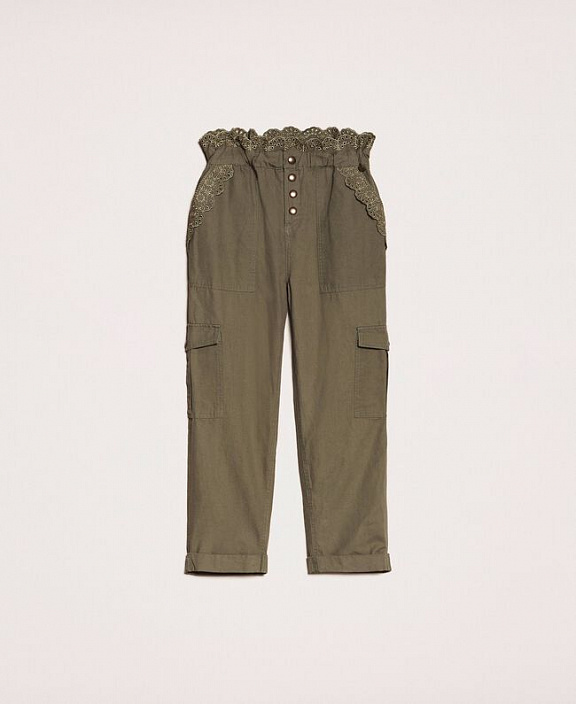 Брюки с пуговицами