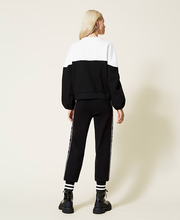 Брюки-джоггеры с лампасами