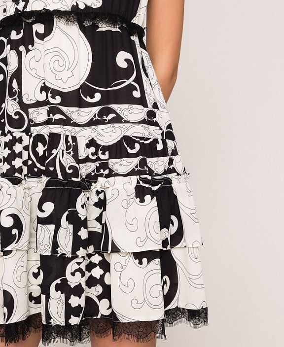 Короткое платье с принтом