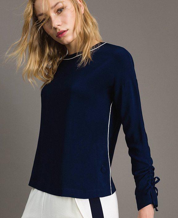 Лонгслив с завязками на рукавах