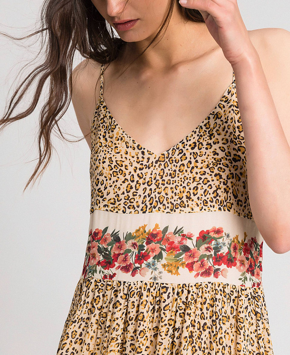 Длинное платье с животным и цветочным принтом