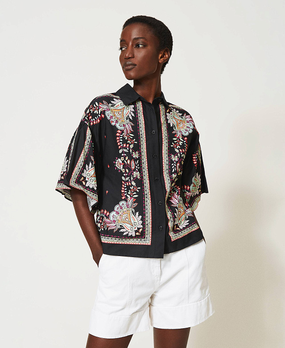 Рубашка из поплина с платочным принтом