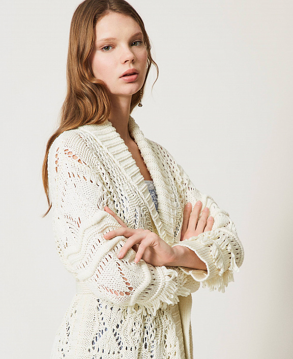 Длинный кардиган ажурной вязки с бахромой