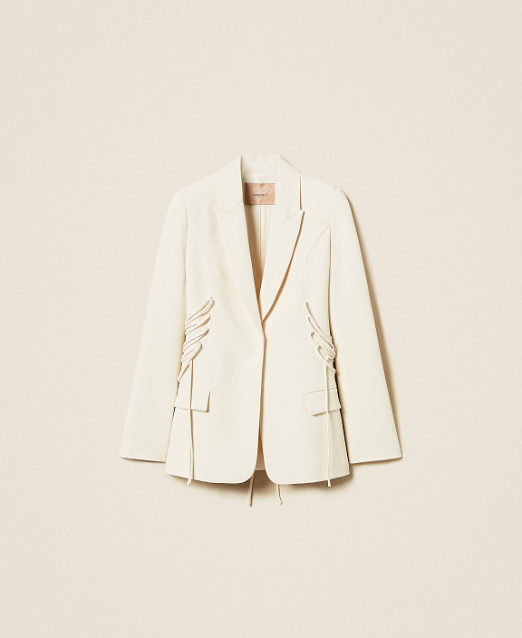 Блейзер из креп-кади со шнуровкой по бокам