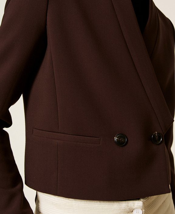 Двубортный жакет из крепа