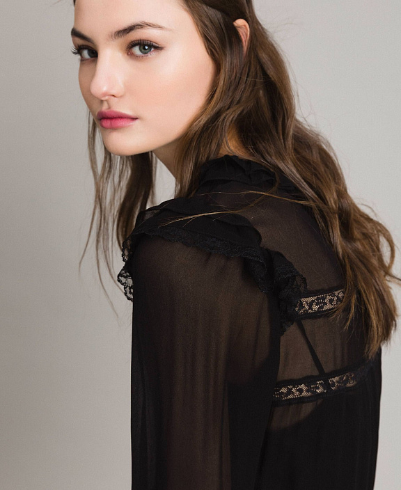 Платье из жоржета и кружева