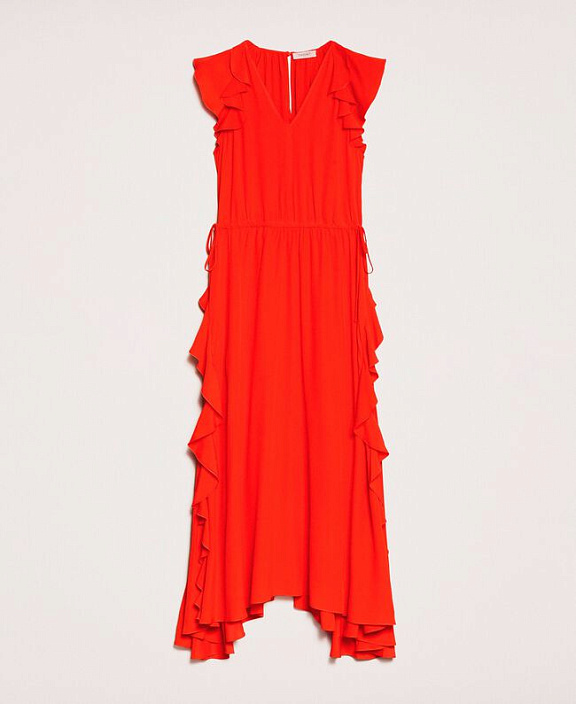 Длинное платье с воланами