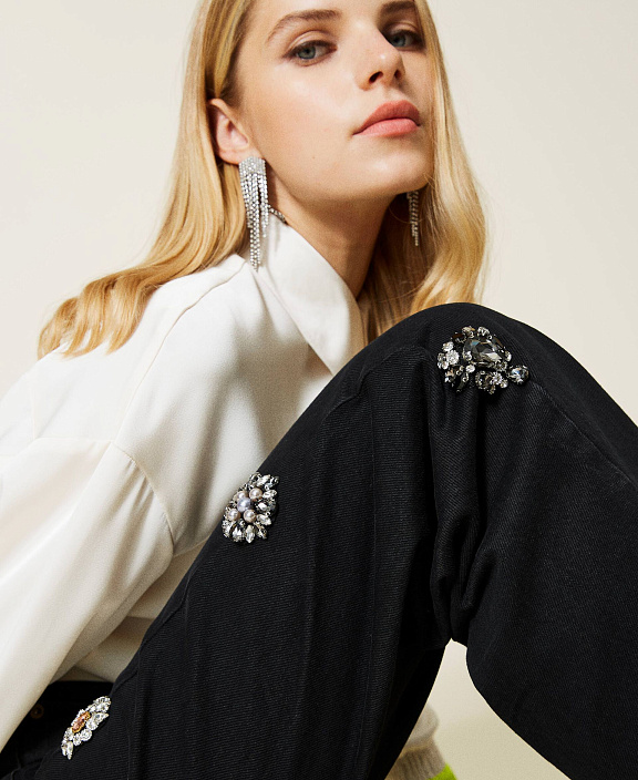 Свободные прямые джинсы Diamond с патчами