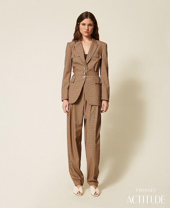 Брюки в виндзорскую клетку с защипами