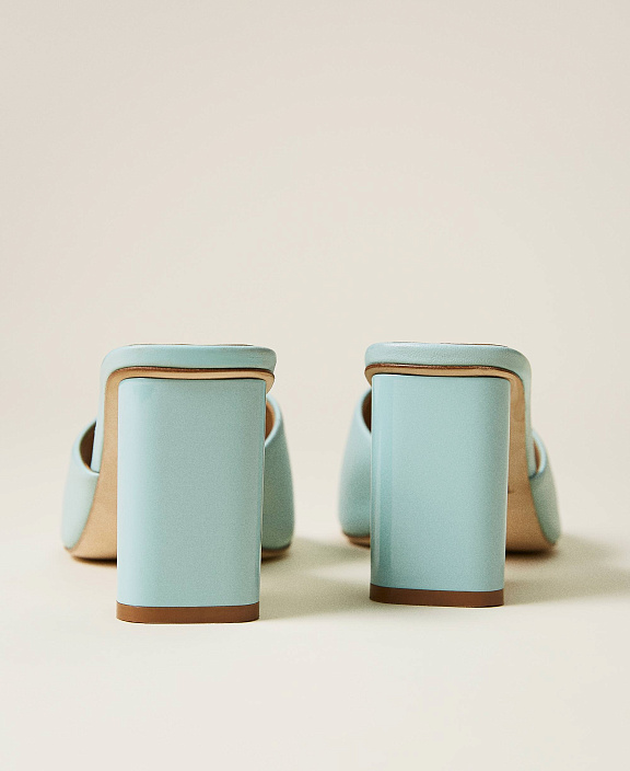 Босоножки-мюли из наппы 