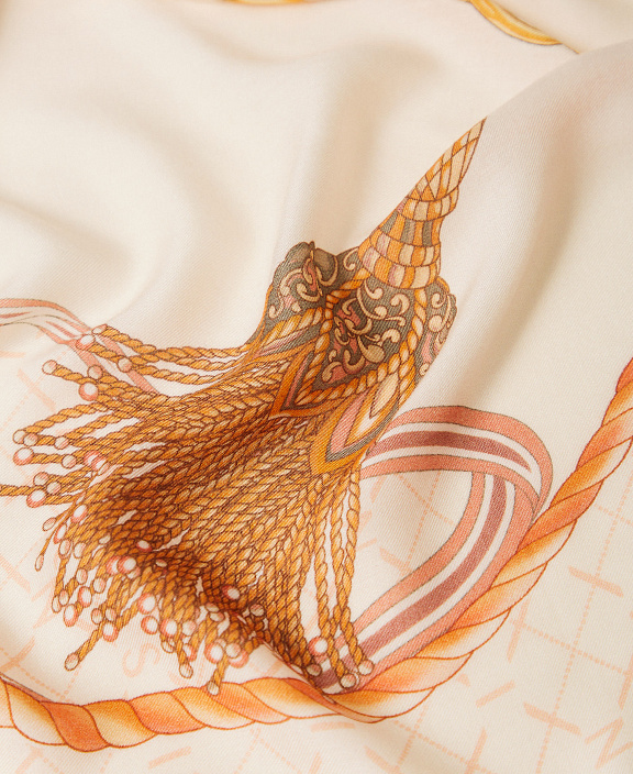 Куфия с цепочечным принтом