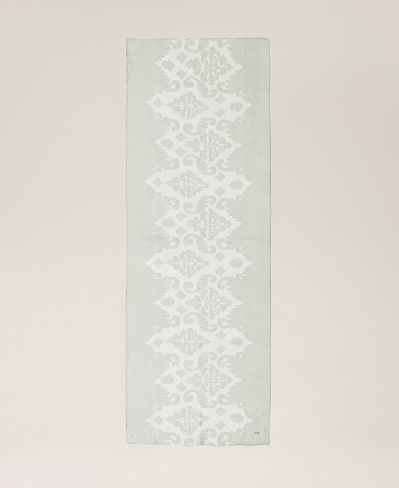 Палантин с интарзийным кружевом