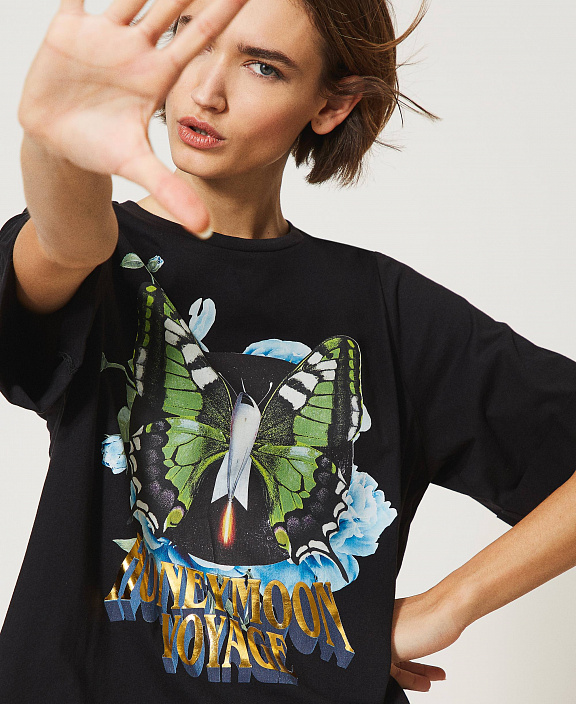 Футболка с ламинированным принтом