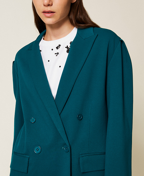 Двубортный жакет со складками на плечах