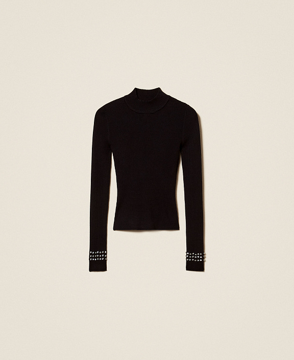 Джемпер из трикотажа в рубчик с декором