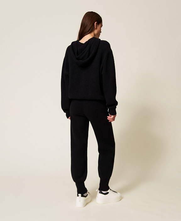 Джоггеры из вязаного трикотажа с манжетами