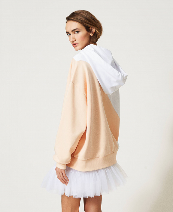 Длинная толстовка в стиле колор-блок с принтом