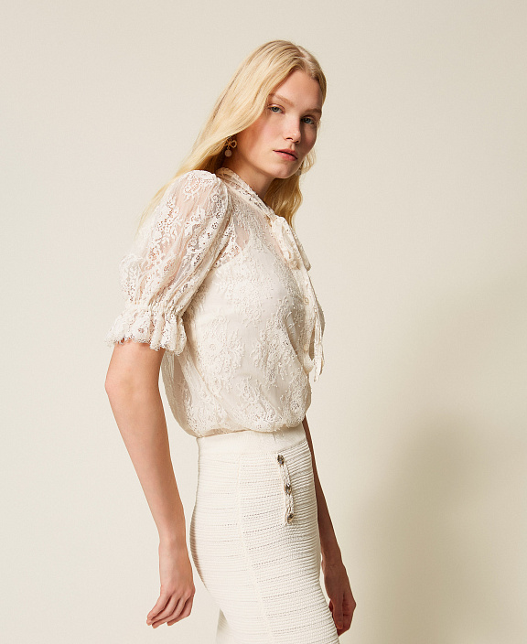 Рубашка из кружева с бантом