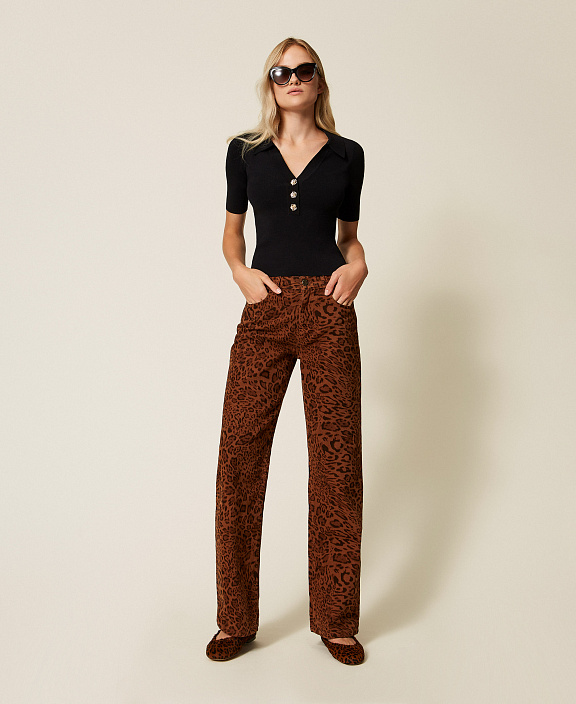 Трикотажный топ-поло на пуговицах с ювелирной отделкой