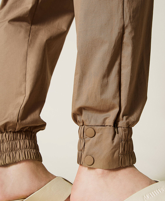 Джоггеры из технического поплина