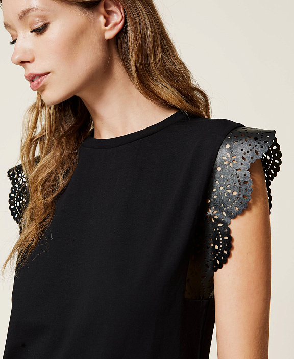 Футболка с лазерной вышивкой