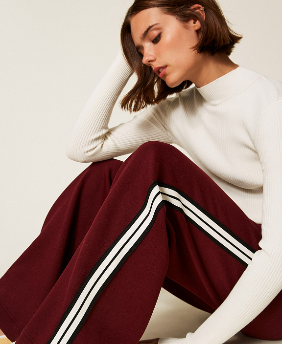 Широкие брюки из неопреновой ткани