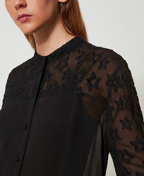 Блуза с кружевными вставками