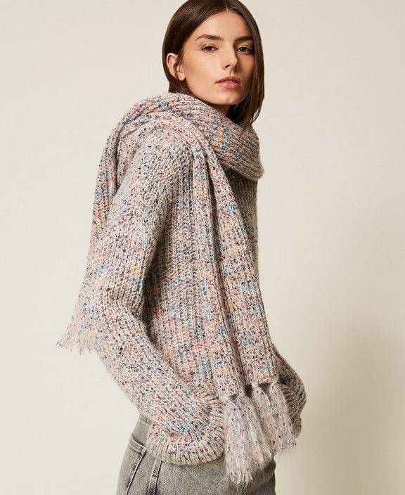 Шарф из разноцветной пряжи