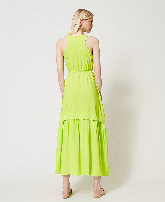 Длинное платье с воланом