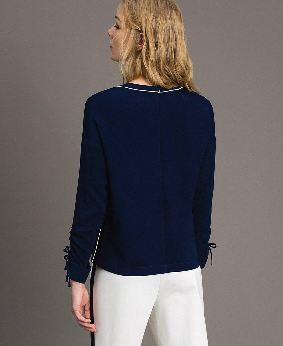 Лонгслив с завязками на рукавах