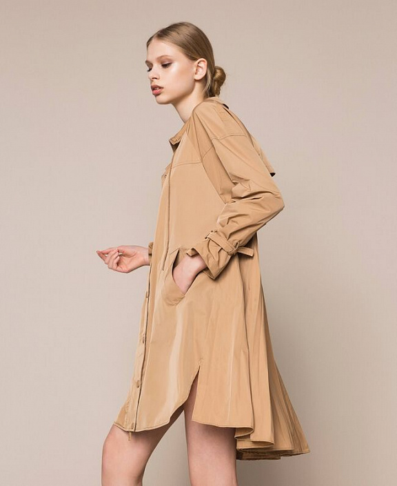 Плащ с плиссированным краем