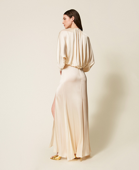 Длинное полушелковое атласное платье