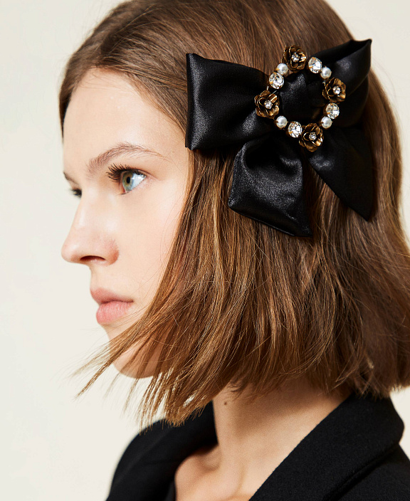 Заколка с бантом