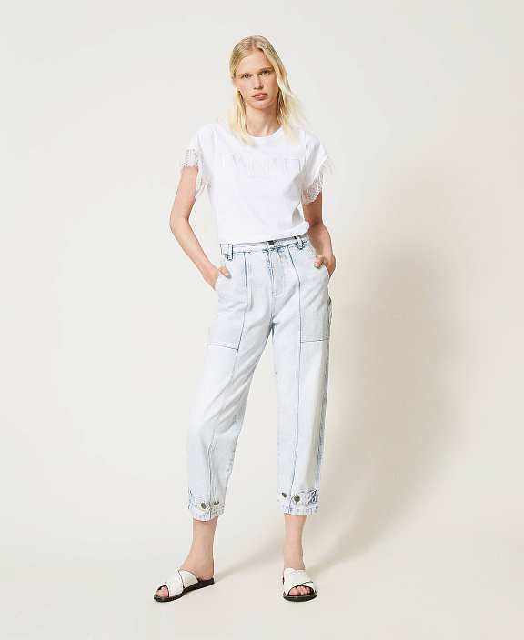 Кожаные босоножки с заклепками