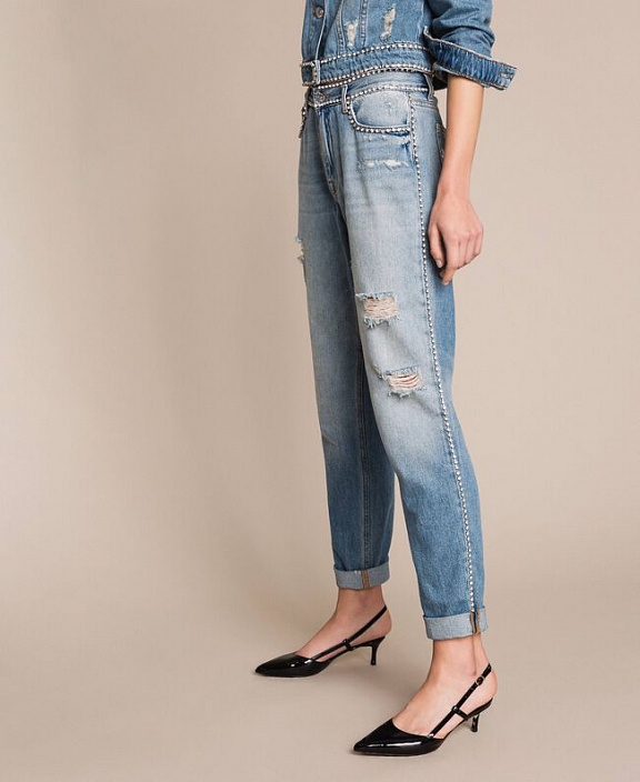 Джинсы с потертостями