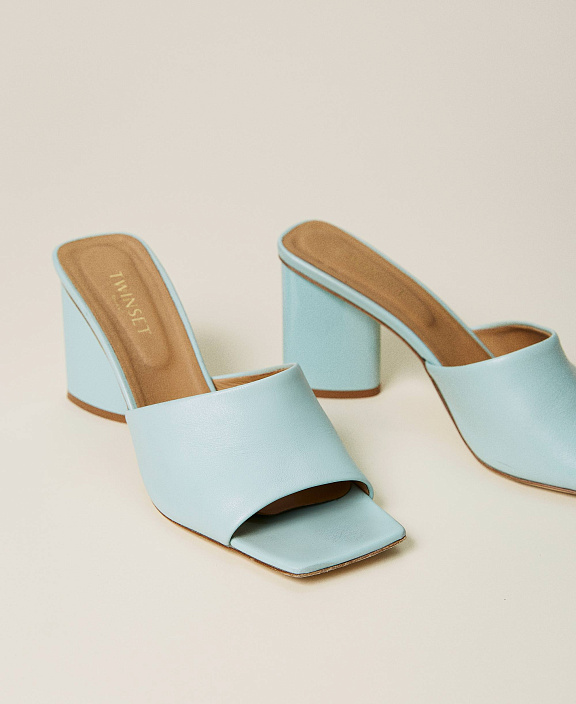 Босоножки-мюли из наппы 