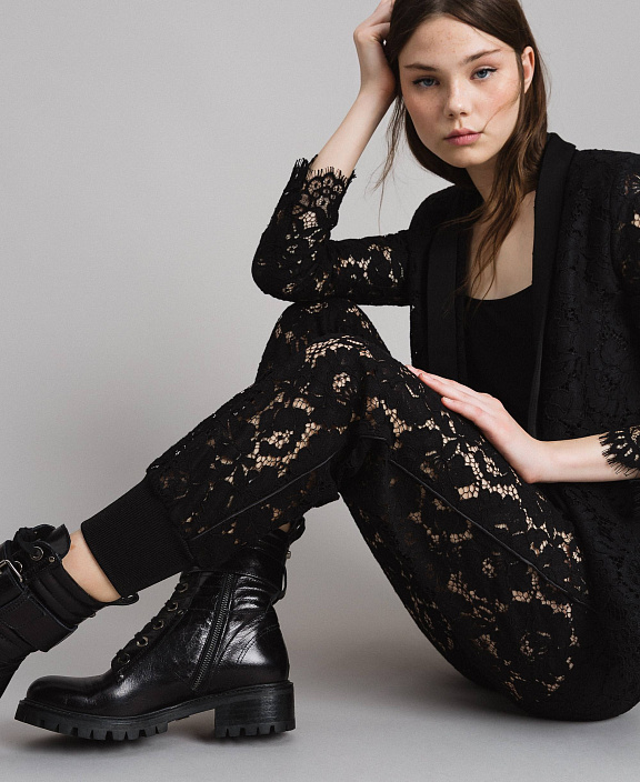 Джоггеры из кружева