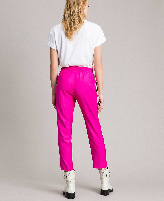 Брюки с лампасами