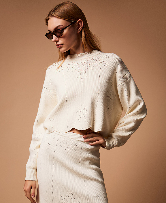 Укороченный джемпер с фестонами