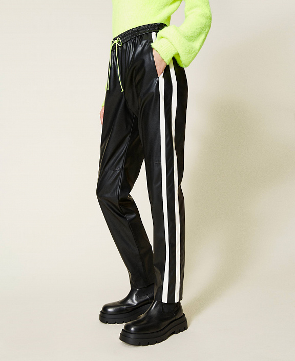 Джоггеры с контрастными лампасами