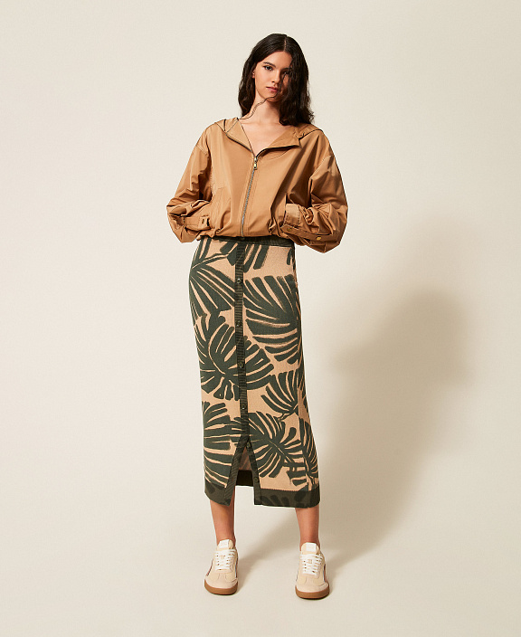 Куртка из тафты со складками