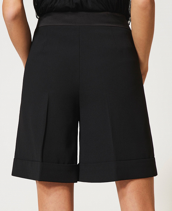 Шорты Atlas с гладкими вставками