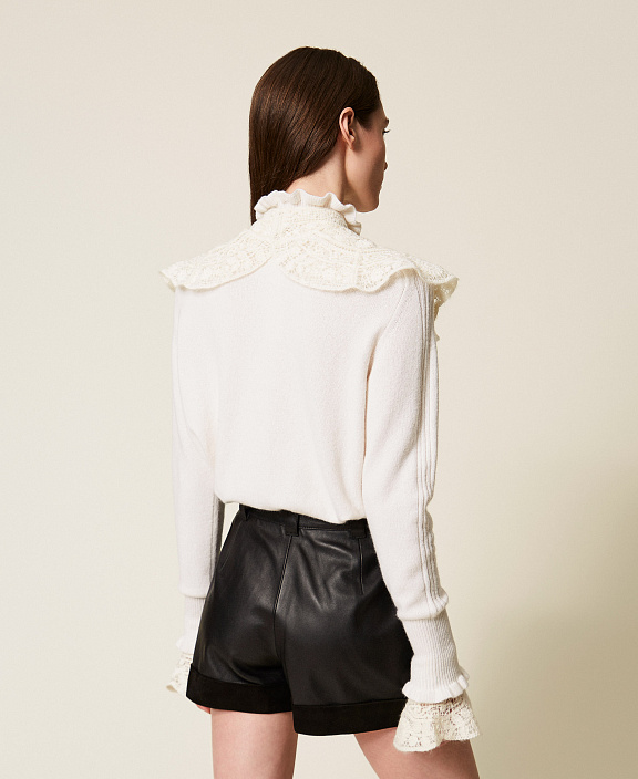 Кожаные шорты с поясом