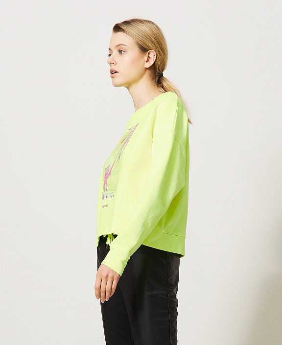 Объемная толстовка с принтом на груди